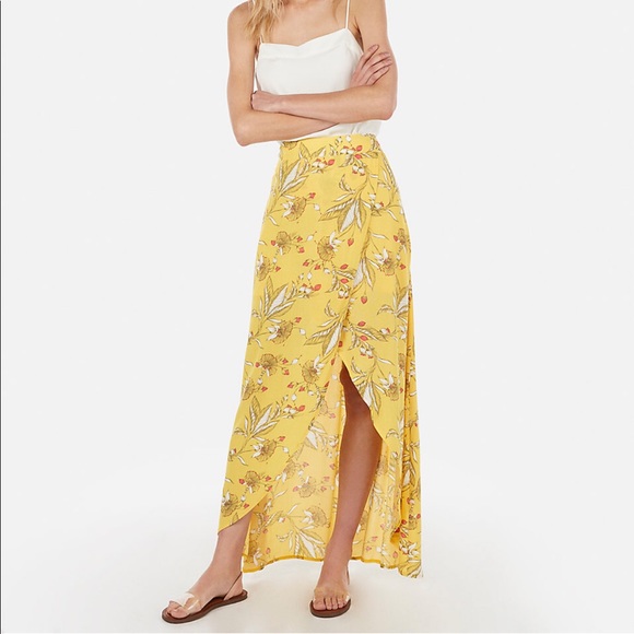 Express Dresses & Skirts - NWT Express High-Waisted Maxi✨